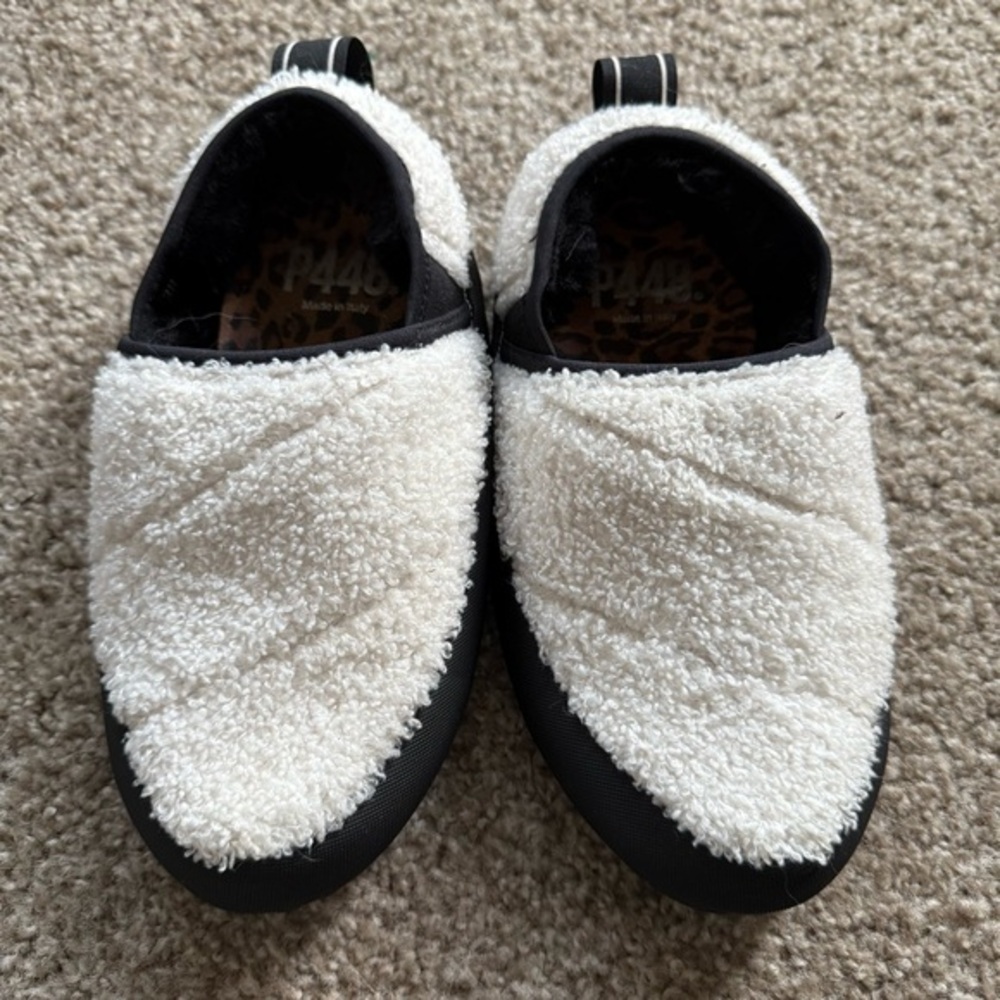 P448 white fluffy furry slipper shoes made in Italy